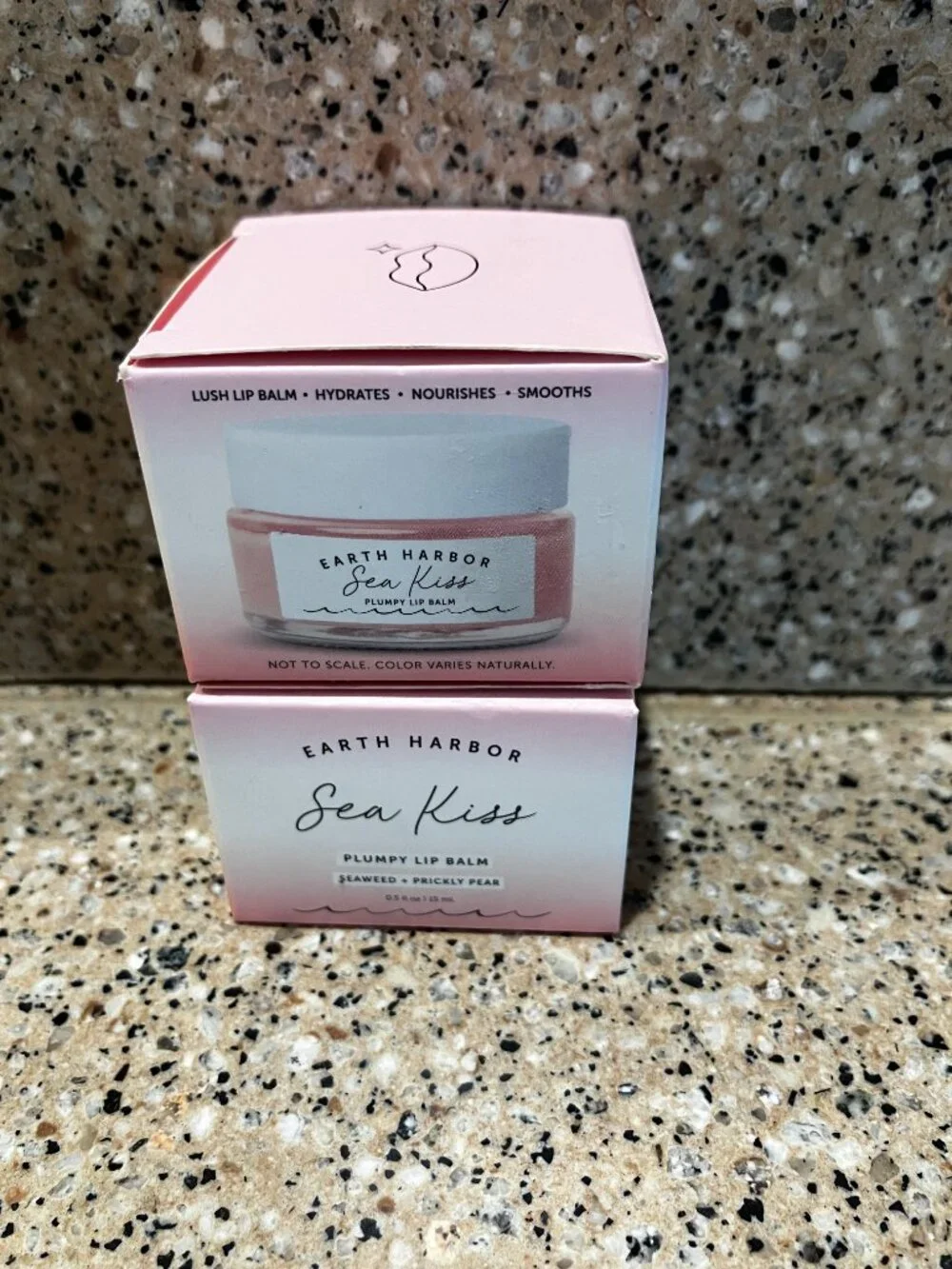 Earth Harbor Set of 2 Sea Kiss Lip Plumpy Balm !! NIB